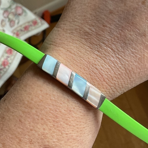 Sterling Silver 925 Mother Of Pearl Inlay Design silicone band unisex bracelet - Picture 2 of 11